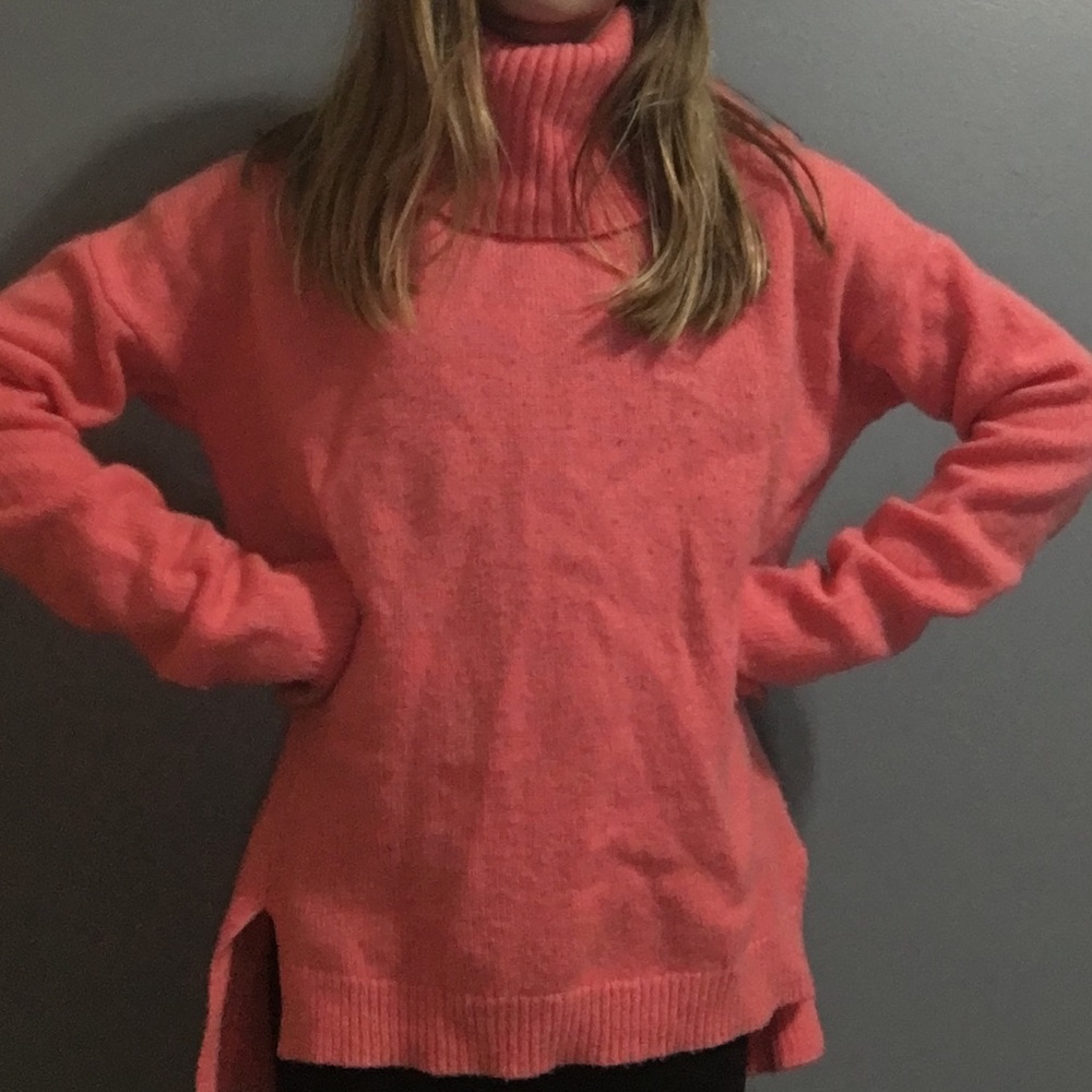 Cute and Fuzzy Coral Turtle Neck!